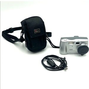 Kodak Silver Digital Camera DX3215 with Black Bag